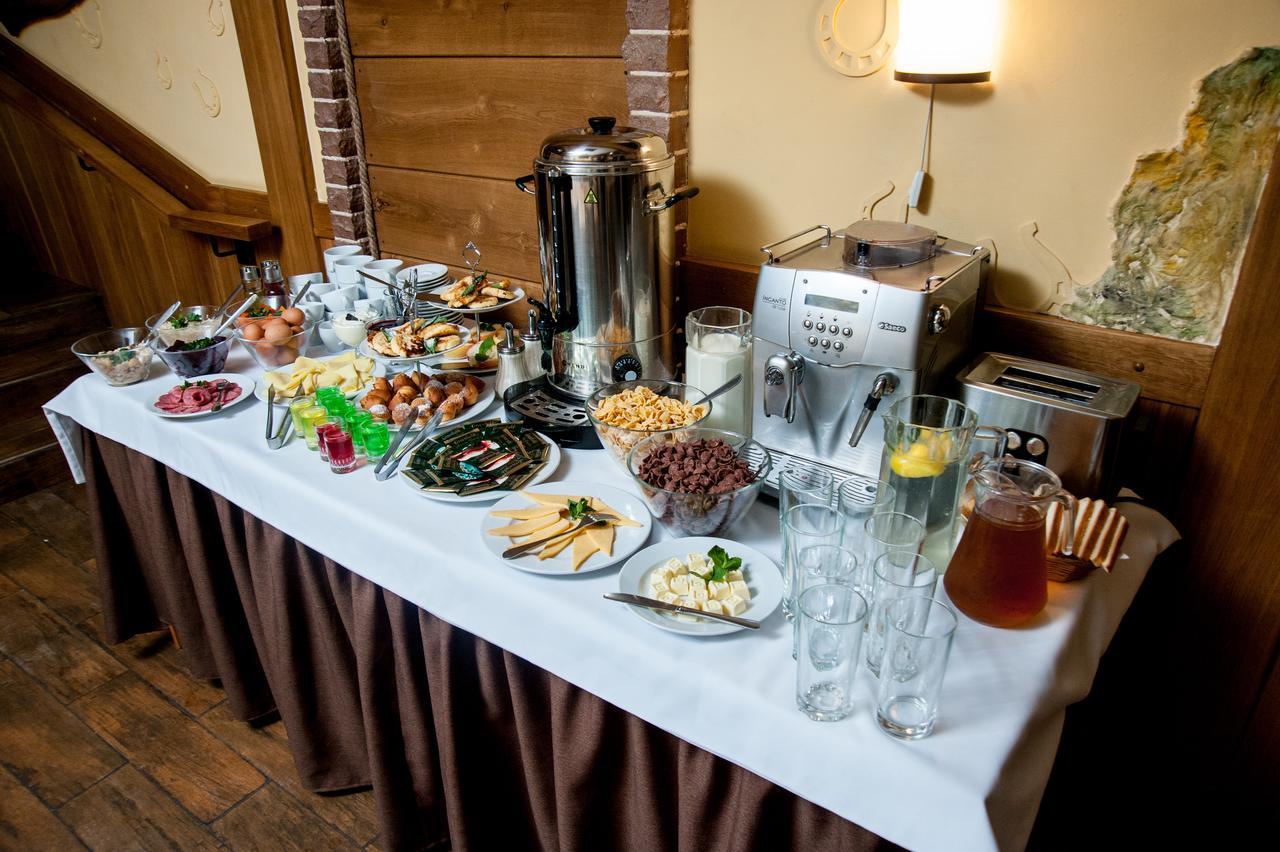 Pidkova Hotel Rivne Luaran gambar